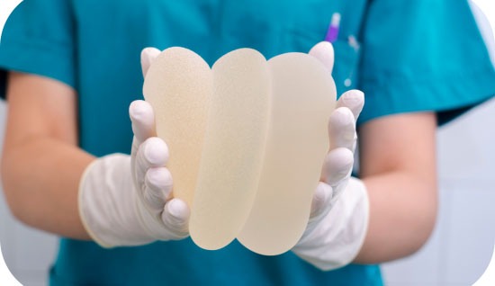 Meme Kanserinde Silikon - İmplant ile Onarım